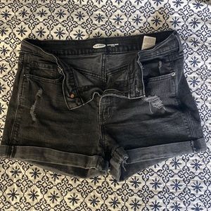 Black Old navy mid rise boyfriend shorts